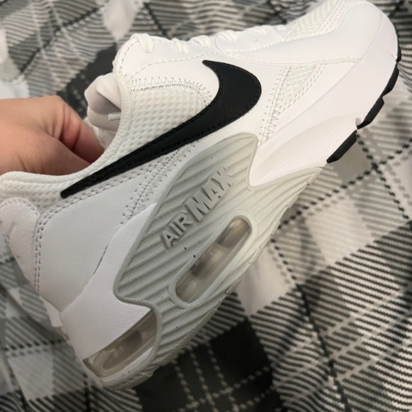 New with Tags Womens Nike Air Max Excee - Picture 3 of 6